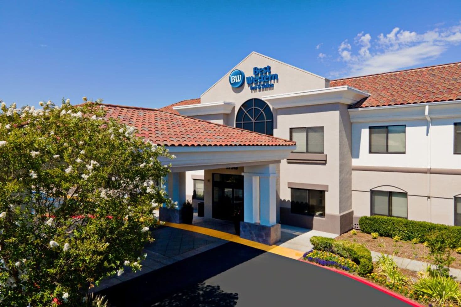 Front of Best Western Valencia