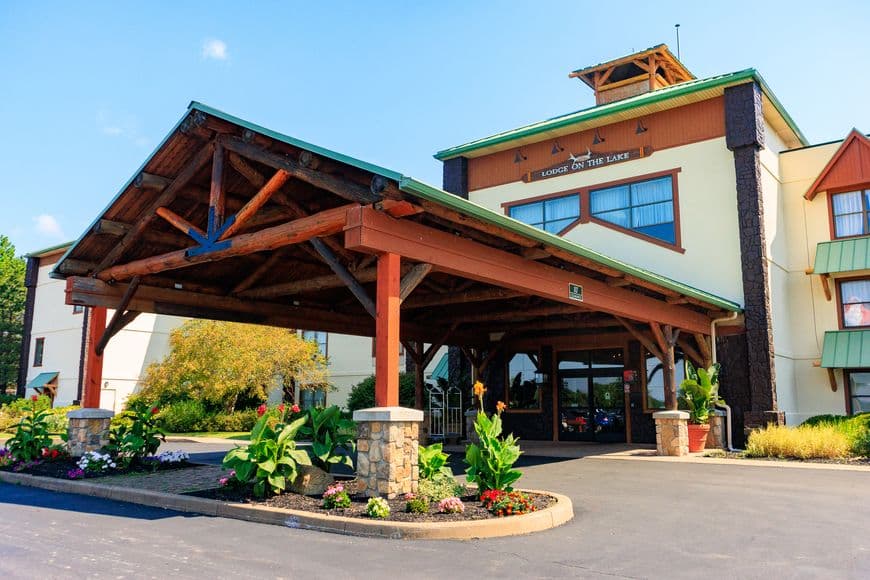 Darien Lake  lodge